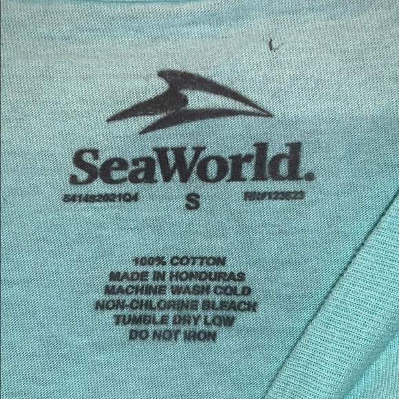 Vintage SeaWorld Graphic T-Shirt - Picture 3 of 5